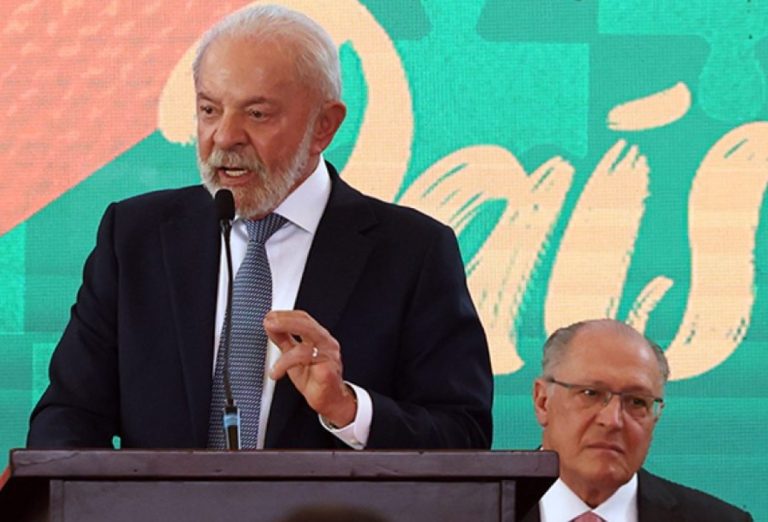 Lula afirma que não ligará para Trump sobre tarifaço: “Ele não quer falar”