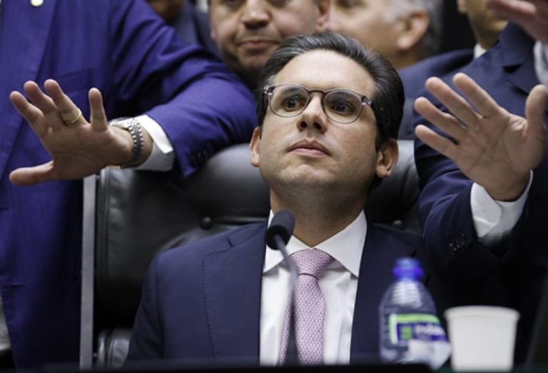 Hugo Motta avalia punições a deputados por motim bolsonarista que bloqueou Mesa da Câmara