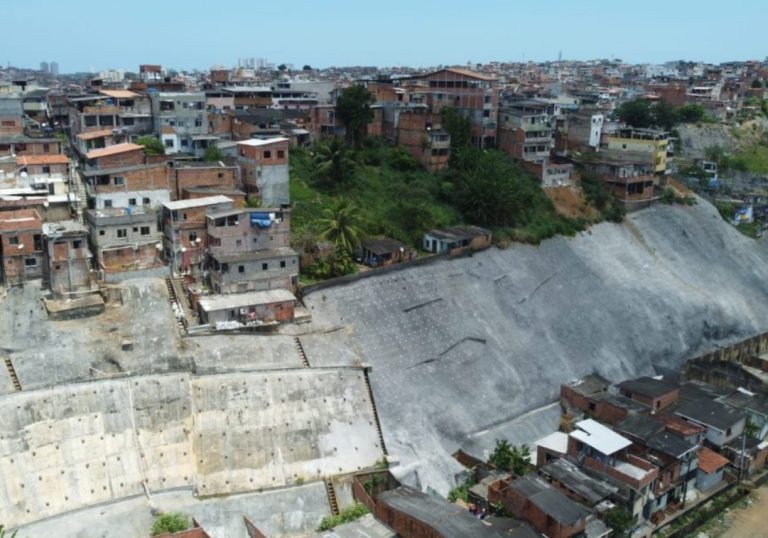 Lula anuncia R$ 122 milhões em obras de contenção de encostas em 11 cidades da Bahia