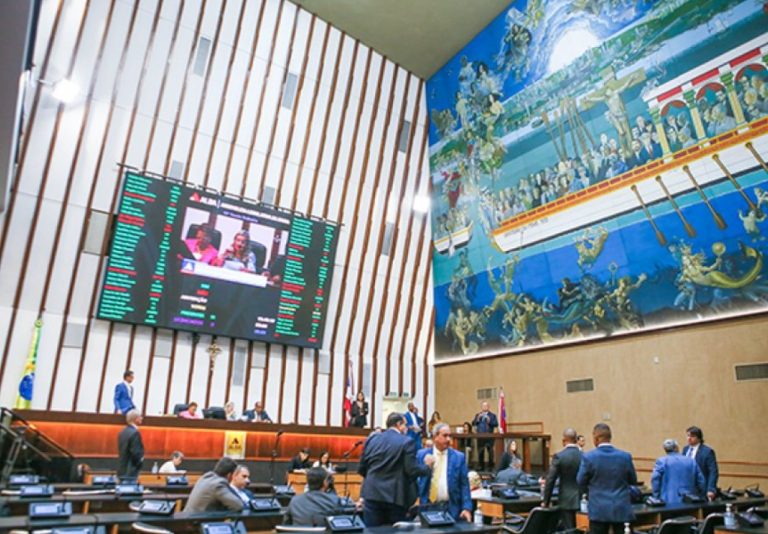 ALBA aprova abono extraordinário para mais de 87 mil profissionais da educação