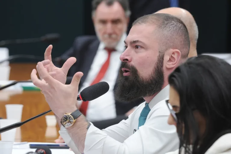 Deputado bolsonarista sugere dividir país em “Brasil do Norte” e “Brasil do Sul”