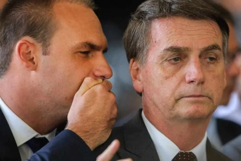 Eduardo e Jair Bolsonaro podem se tornar réus em denúncia da PGR ao STF