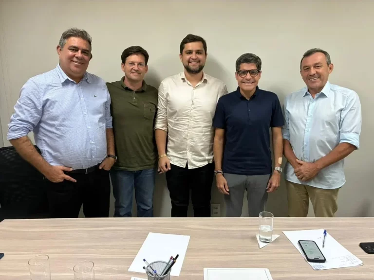 João Roma visita ACM Neto na sede do União Brasil e sela reaproximação para 2026