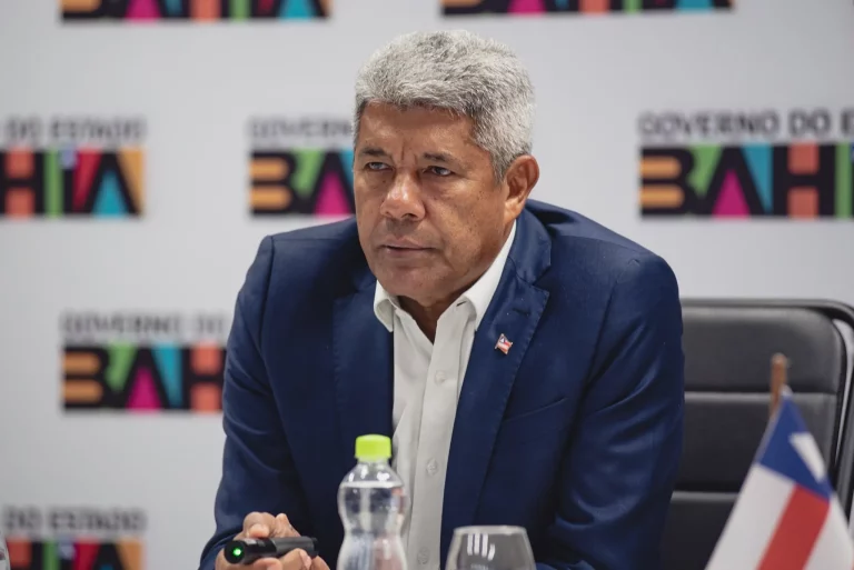 Jerônimo Rodrigues chama bolsonaristas de “traidores da pátria” após uso de bandeira dos EUA no 7 de Setembro