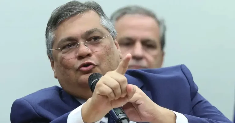 Flávio Dino suspende emendas Pix com indícios de fraude em municípios