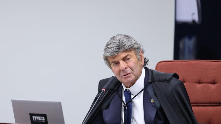 Luiz Fux surpreende e vota pela condenação de Mauro Cid no STF