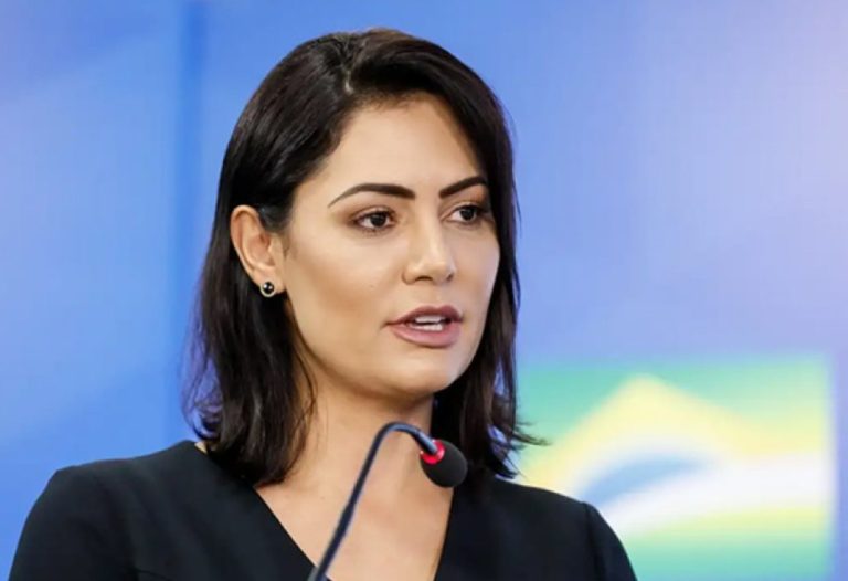 Michelle Bolsonaro critica governo por tarifaço e diz que pressão por sucessor de Jair é “precipitada”