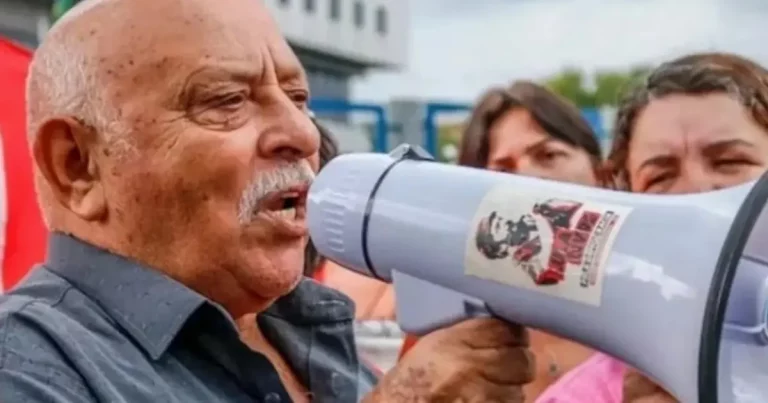 Presidente de sindicato ligado a irmão de Lula fica em silêncio na CPI após operação da PF