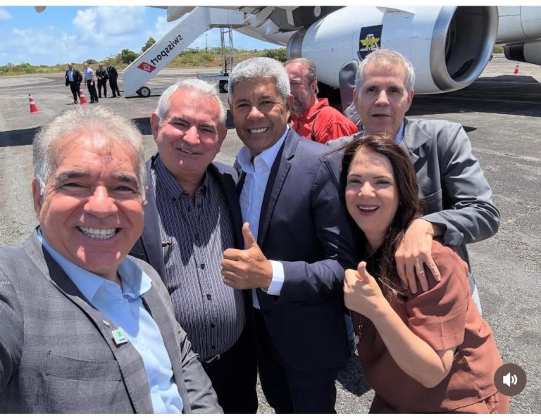 Lula sela aliança simbólica na Bahia com Jerônimo e Angelo Coronel durante inauguração da BYD