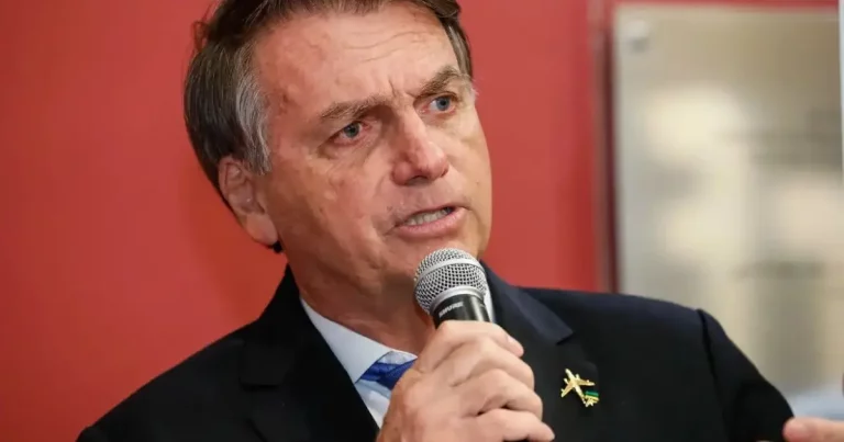 Governo do DF pede ao STF exame médico para avaliar condições de Bolsonaro ir para Papuda