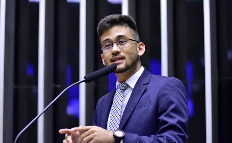 Kim Kataguiri critica prefeitura de Cairu e promete acionar Justiça contra taxa em Morro de São Paulo
