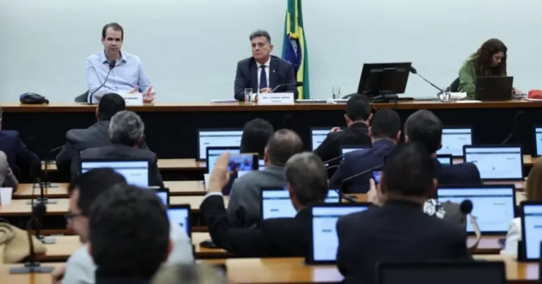 Câmara instala comissão para analisar redução da maioridade penal para 16 anos