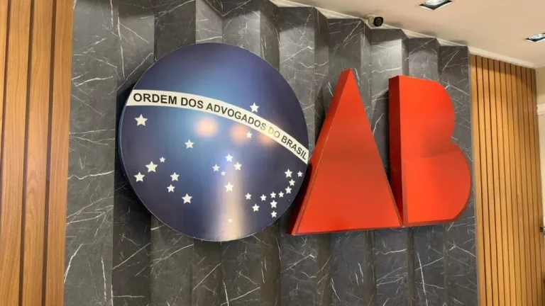 Advogada é alvo de operação por suspeita de ligação com facção em Eunápolis
