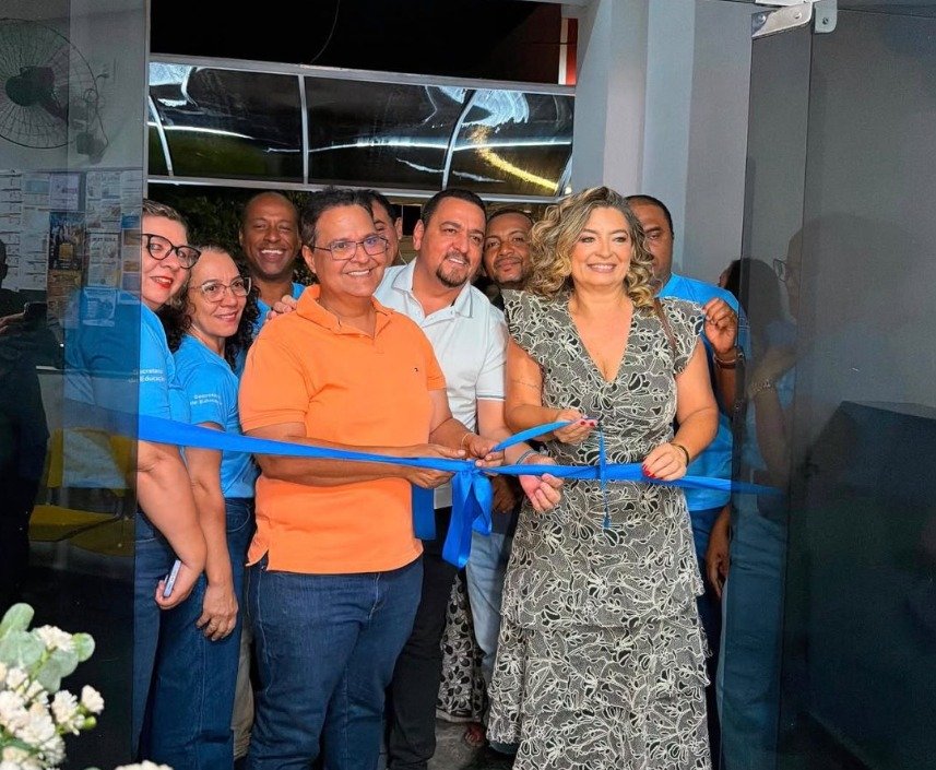 Prefeitura de Bom Jesus da Lapa inaugura nova sede da Educação e entrega veículos escolares 1 Bom Jesus da Lapa,Prefeitura de Bom Jesus da Lapa,nova sede da Educação