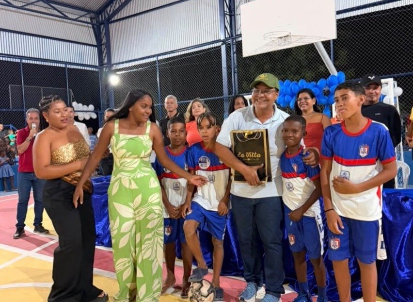Comunidade quilombola Ribeirinhos recebe quadra coberta, Centro Comunitário e escola reformada 1 Comunidade quilombola Ribeirinhos,Bom Jesus da Lapa